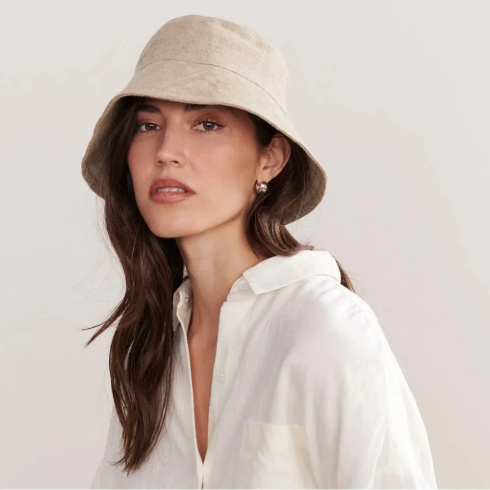 NWT Jenni Kayne Linen Bucket Hat
Size: S/M
Beautiful Tan Natural Linen Fabric - Picture 2 of 7